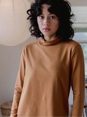 Tradlands Monty Turtleneck Size Small